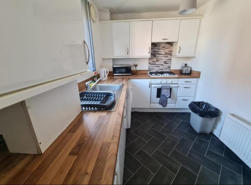 City, Celtic park & Emirates Stadium Apartment, for families or age over 23 Apartment in Glasgow