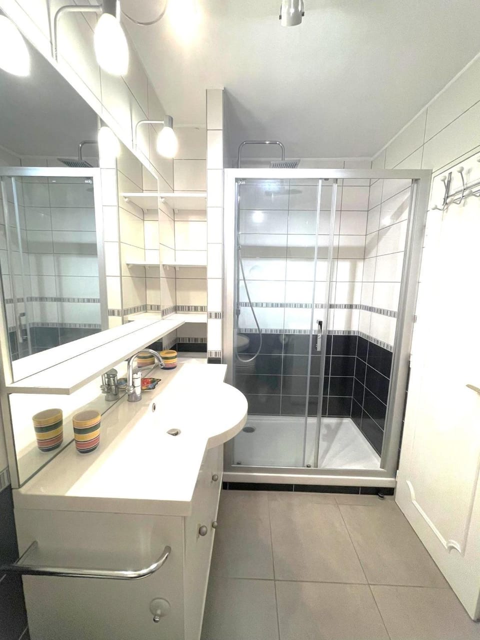 Shower, Toilet, Bathroom, hair dryier
