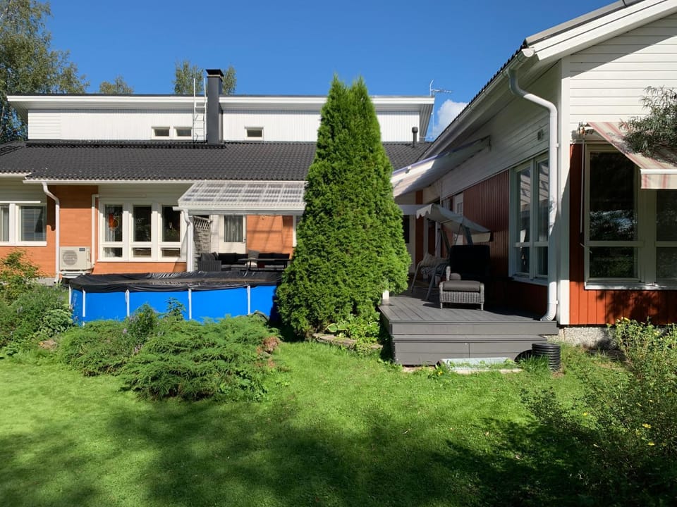 Property building, Day, Garden