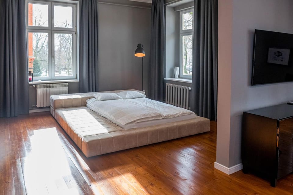Bed, City view, internet, air conditioner