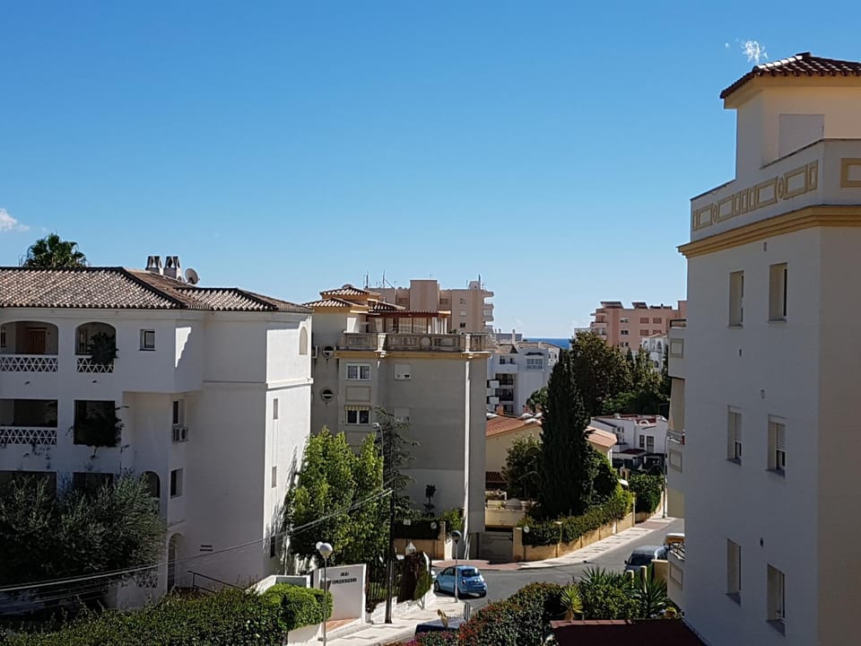City view, Quiet street view