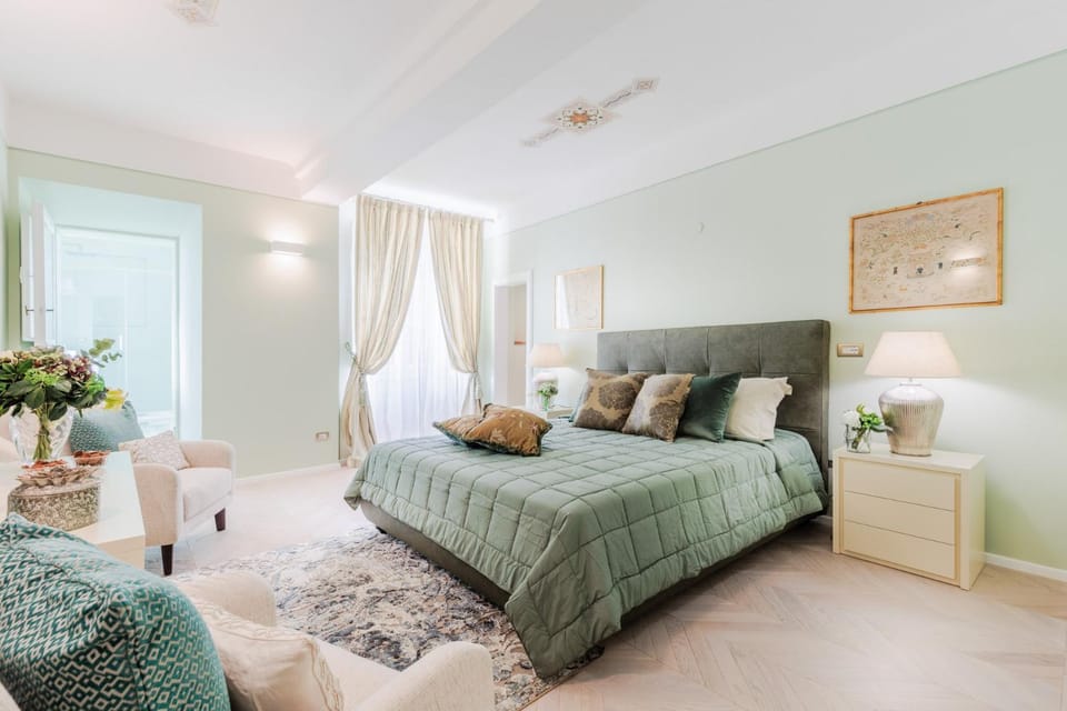 The Duchess Chambers, the Luxury Grand 3 bedrooms Apartment in Capannori