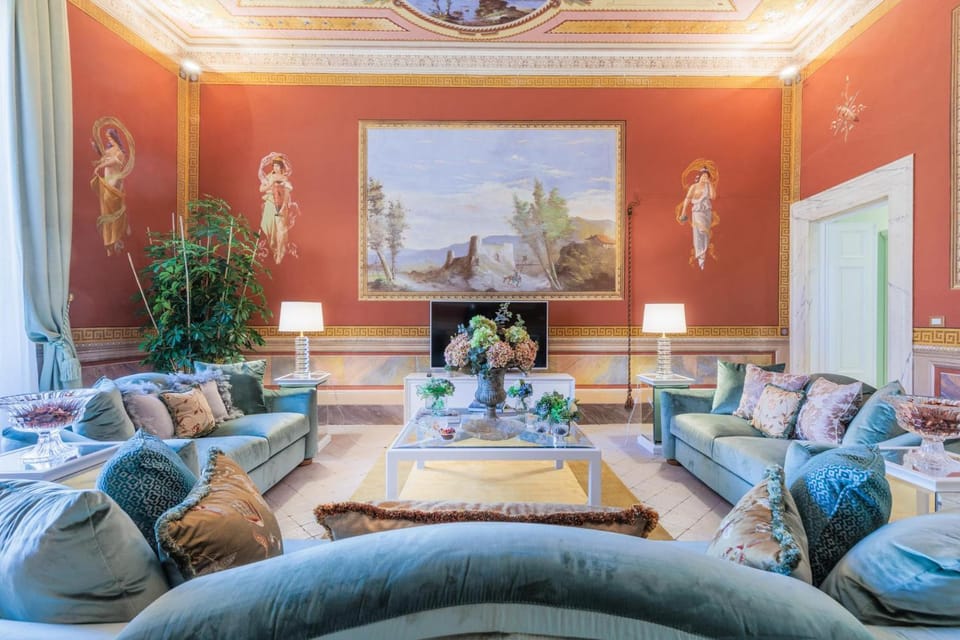 The Duchess Chambers, the Luxury Grand 3 bedrooms Apartment in Capannori