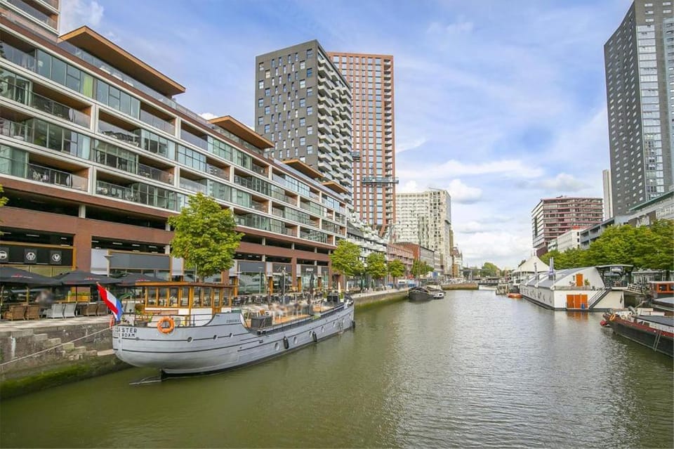 Long Term Rental - Beautiful Apt City center Free Parking Apartment in Rotterdam