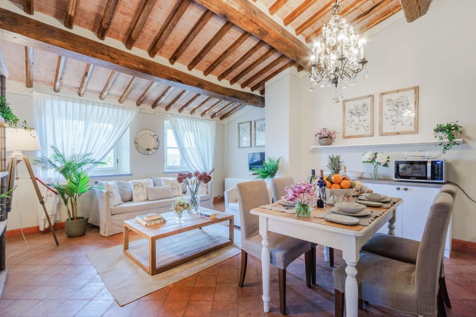 Maria Farmhouse Apartment in Wine Resort in Lucca Apartment in Capannori