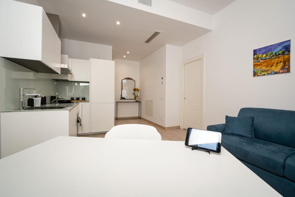 Kitchen or kitchenette, Living room