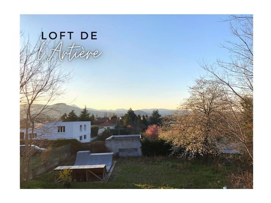 Loft de l'Artière 75 m2 - Vue Chaîne des Puys Apartment in Auvergne-Rhône-Alpes