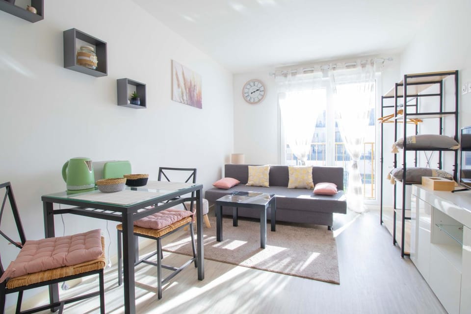 RESIDENCE SEVIGNE A Disneyland Apartment in Île-de-France