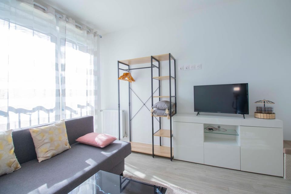 RESIDENCE SEVIGNE A Disneyland Apartment in Île-de-France