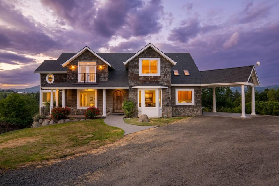RiverSong Country Chateau House in Oregon