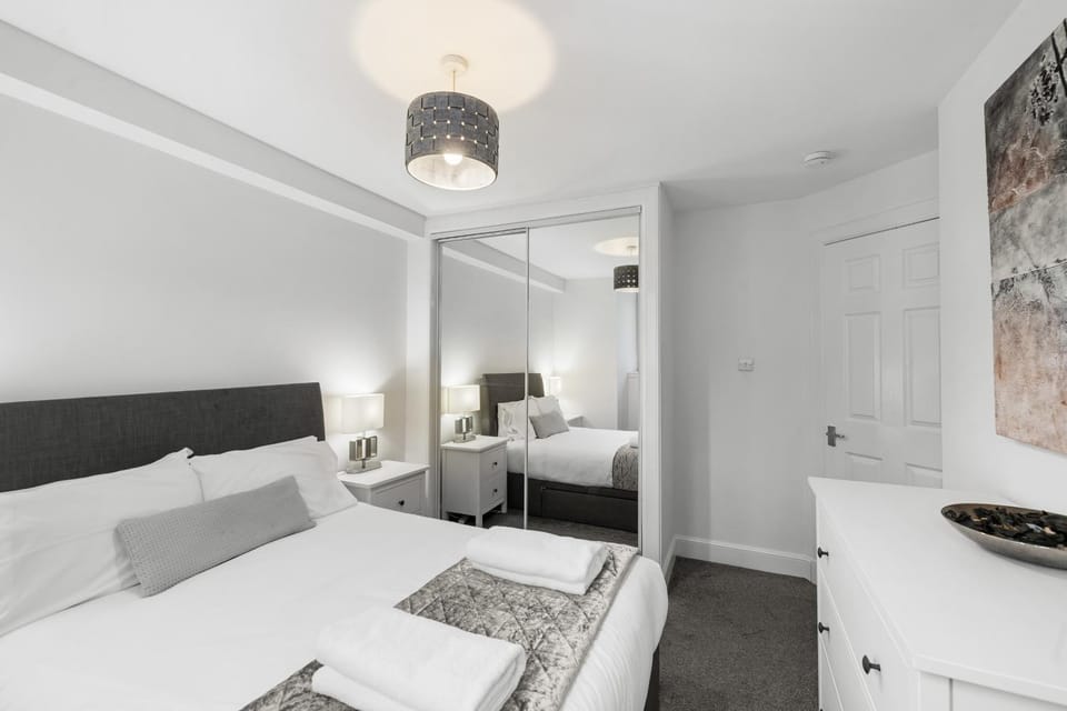 Bed, Bedroom, towels, wardrobe