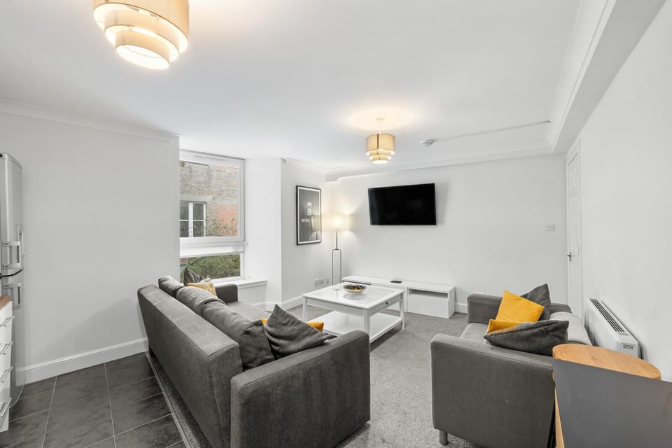 TV and multimedia, Living room, Seating area, internet