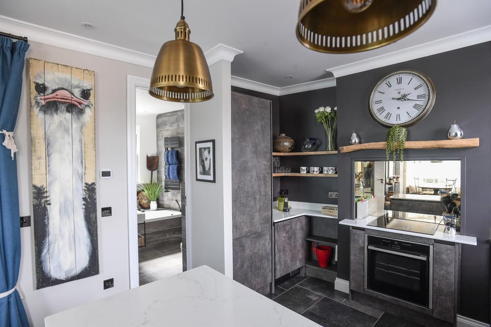 Kitchen or kitchenette, pet friendly, stove
