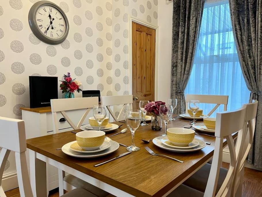 Scoresby Hideaway - Whitby Holiday Home House in England