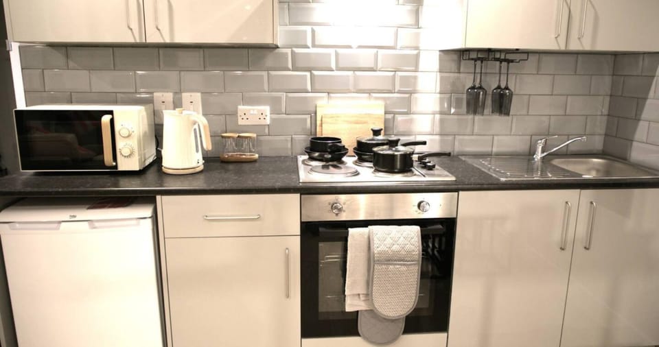 Kitchen or kitchenette, dishwasher, minibar, pet friendly, stove, toaster