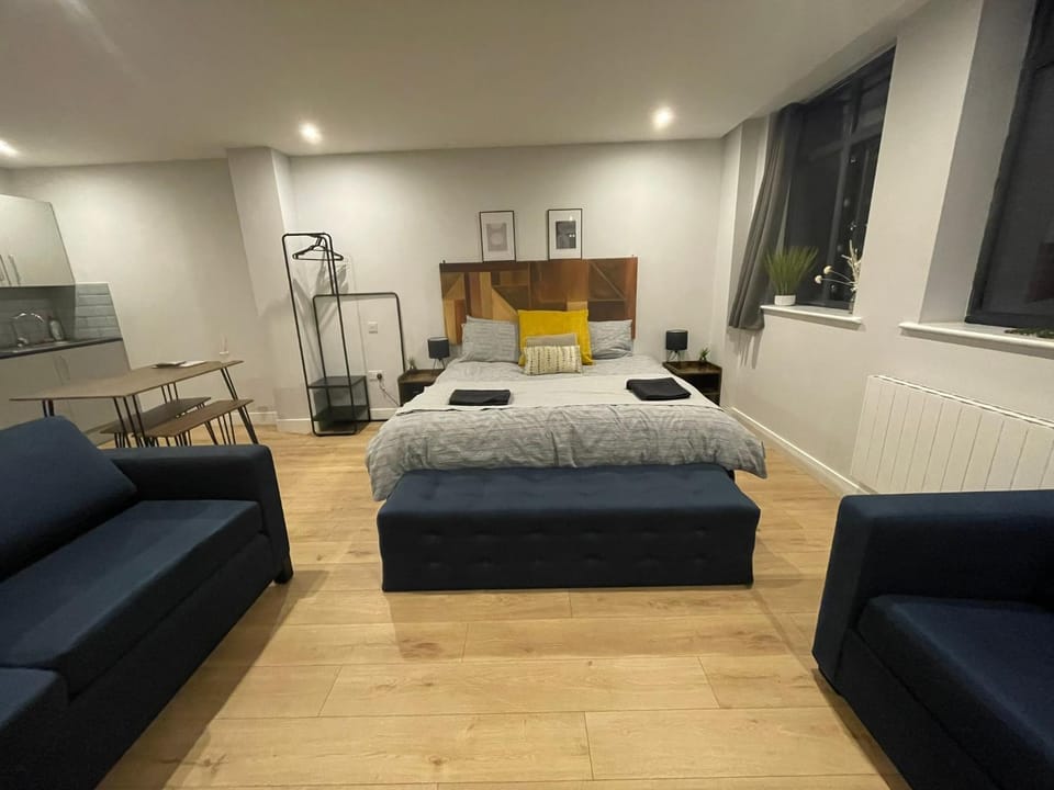 Living room, Photo of the whole room, Seating area, Bedroom