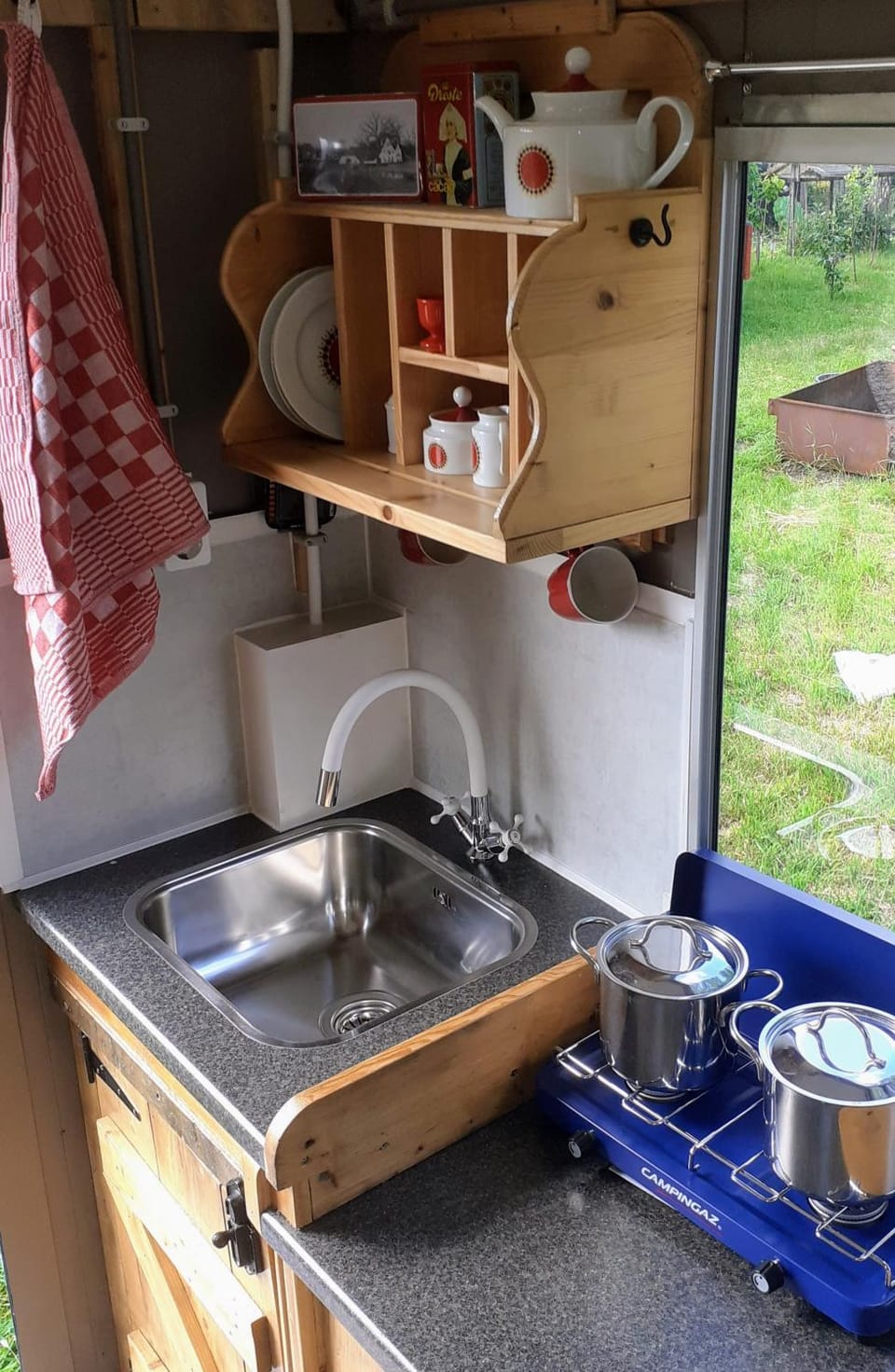 Kitchen or kitchenette, stove