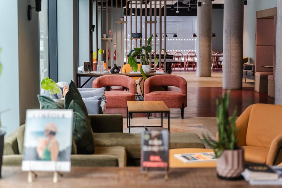 Communal lounge/ TV room, Lobby or reception