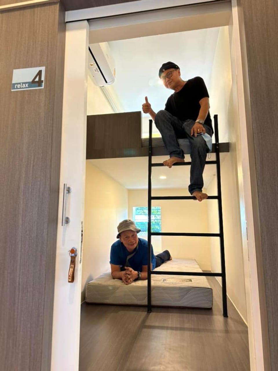 People, Bedroom, group of guests, bunk bed