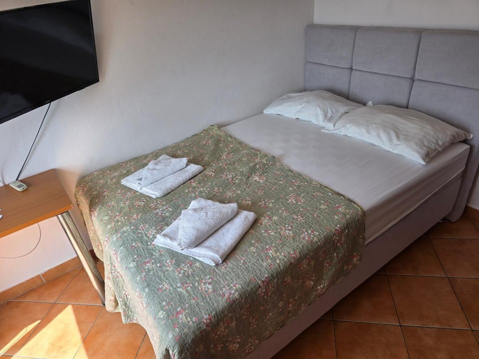 Apartments & rooms Lucie Bed and Breakfast in Šibenik-Knin County, Croatia