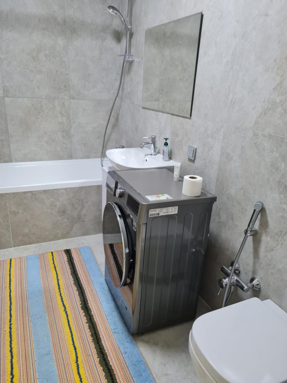 Апартаменты в новом доме Apartment in Almaty