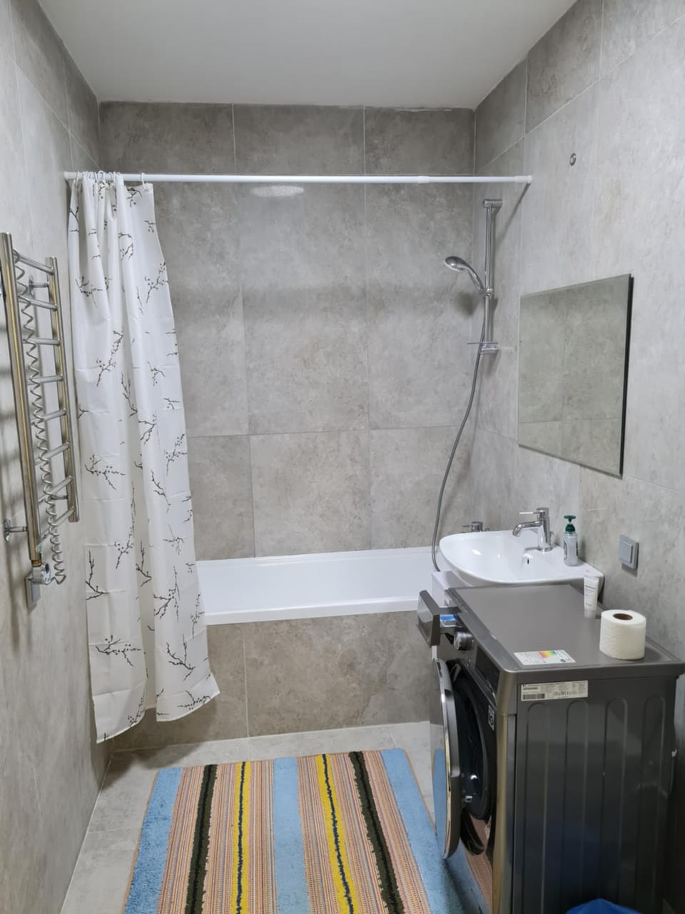 Апартаменты в новом доме Apartment in Almaty