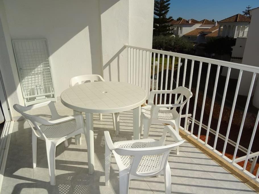 AL203 céntrico, piscina y garaje AL203 Apartment in Alcossebre