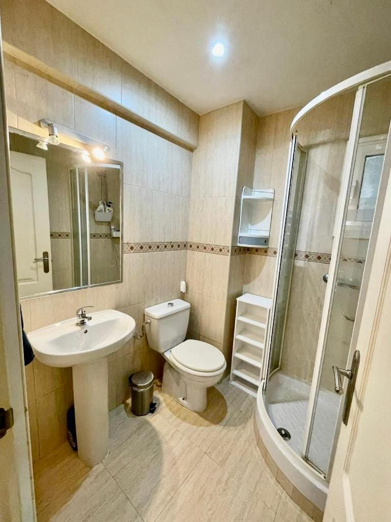 Hot Spring Bath, Bathroom