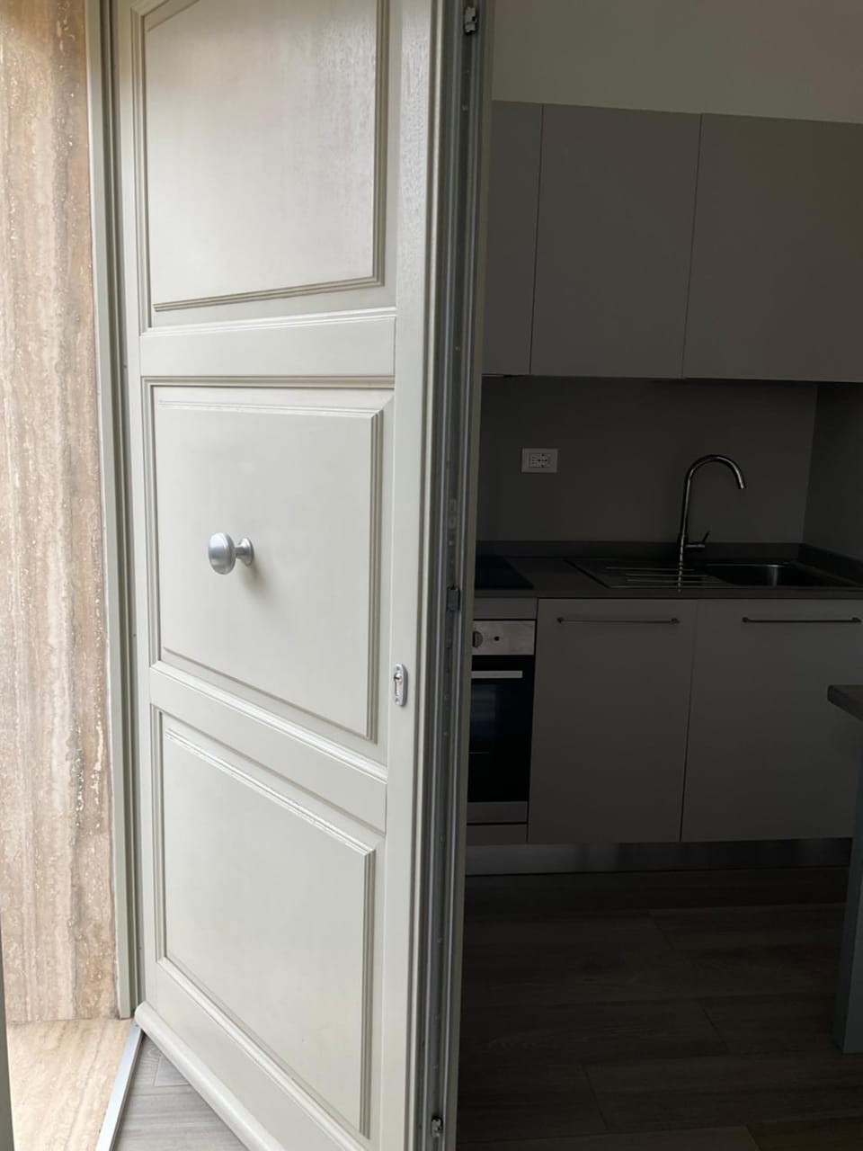 Facade/entrance, Kitchen or kitchenette