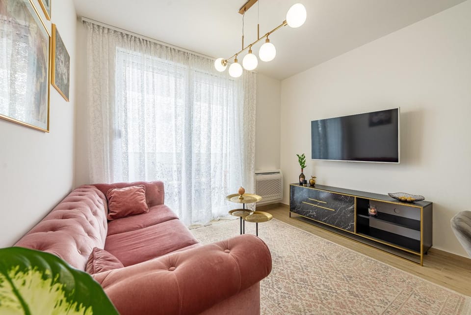 Communal lounge/ TV room, TV and multimedia, Living room, Seating area