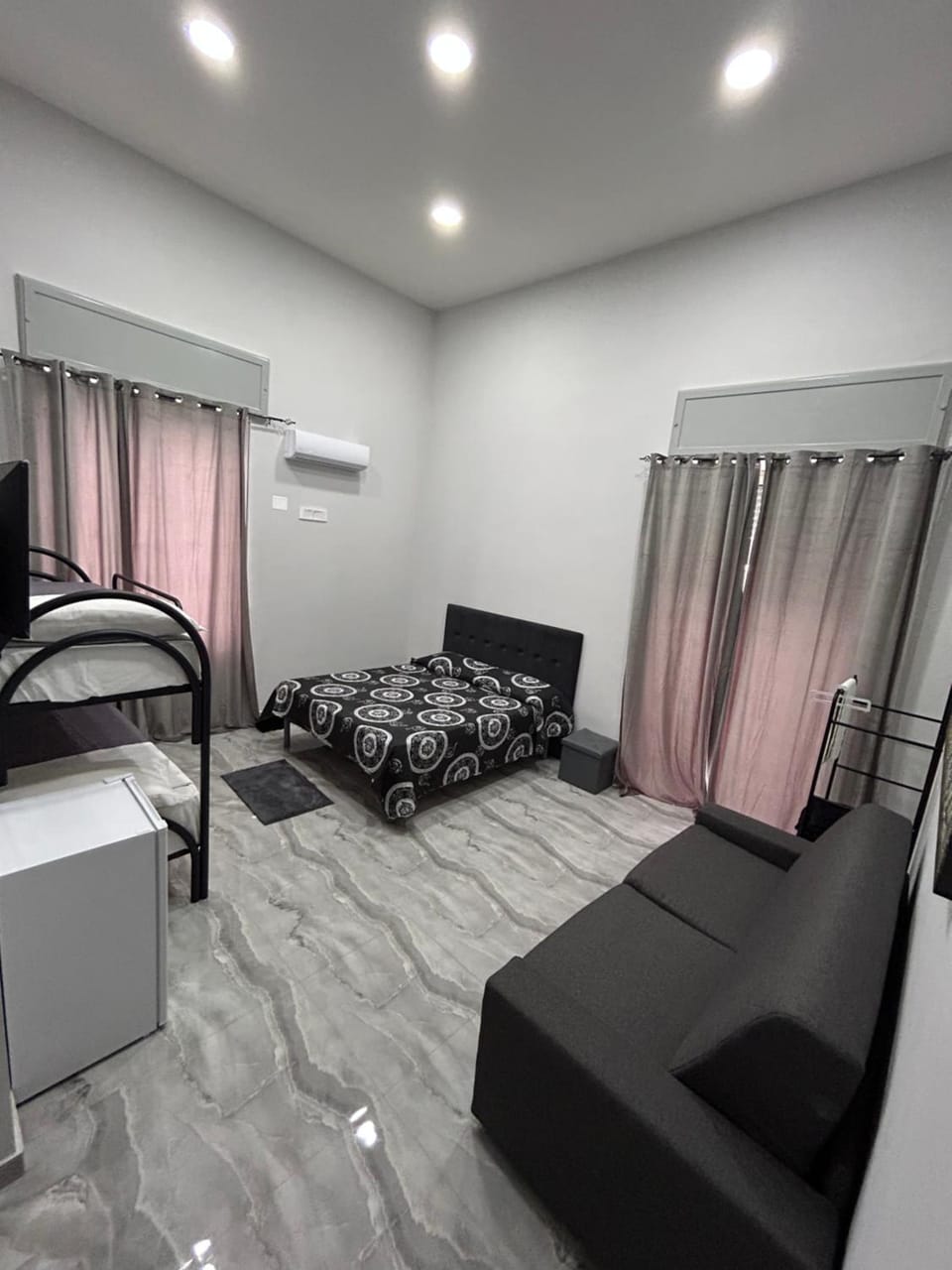 FORIA HOUSE VALENTiNO Apartment in Naples