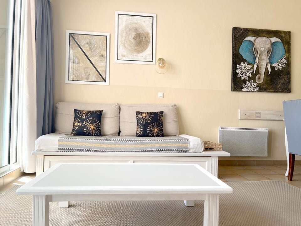 AZUR APPARTEMENT (SEA VIEW) LES RESTANQUES DE ST-TROPEZ1131 Apartment in Grimaud
