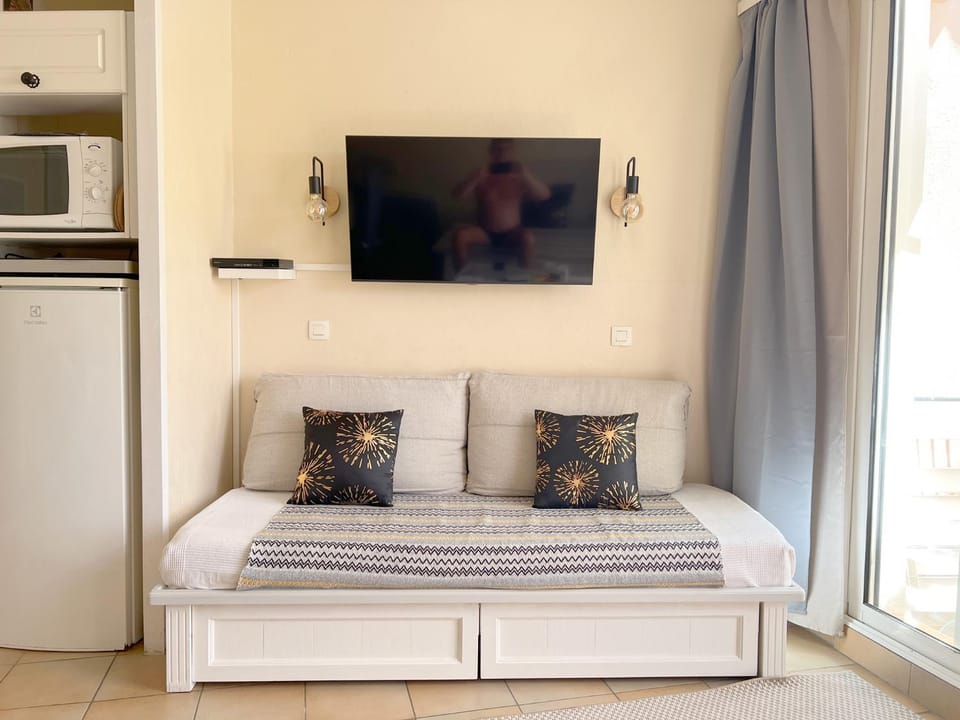 AZUR APPARTEMENT (SEA VIEW) LES RESTANQUES DE ST-TROPEZ1131 Apartment in Grimaud