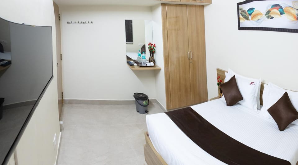 Bed, Photo of the whole room, Bedroom