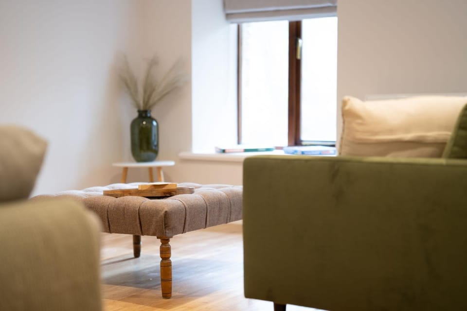 Spacious Property with Waterfall View by LetMeStay House in Ambleside