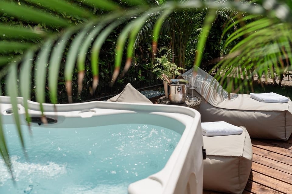 Garden, Hot Tub, Garden view, sunbed