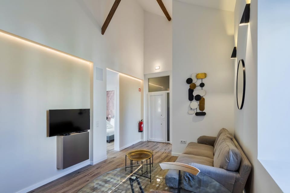 Communal lounge/ TV room, TV and multimedia, Seating area