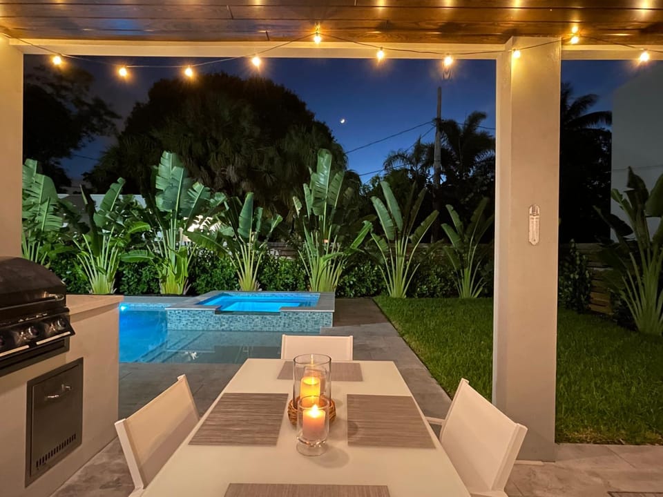 Night, Pool view