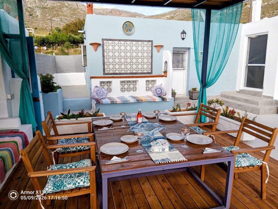Kareshome-Privacy-view Apartment in Kalymnos