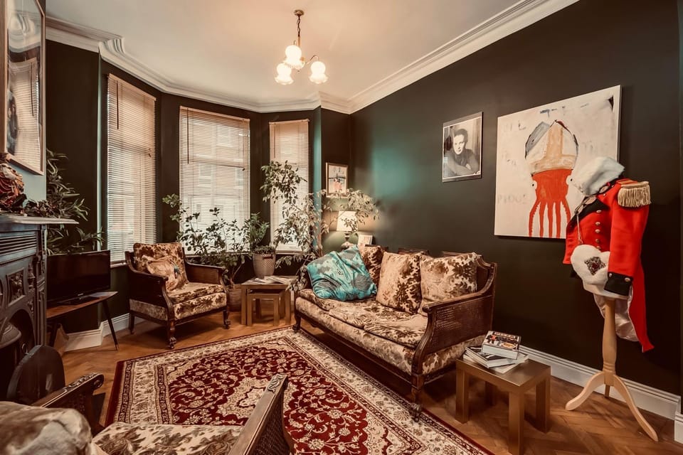 Communal lounge/ TV room, TV and multimedia, Living room, Seating area, Breakfast