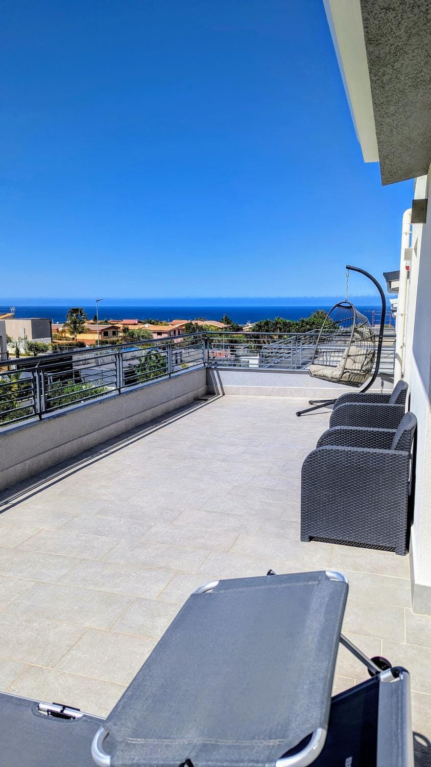 Day, Natural landscape, Balcony/Terrace, Sea view, sunbed
