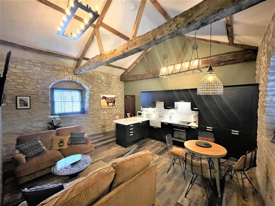 Kitchen or kitchenette, Living room, Seating area