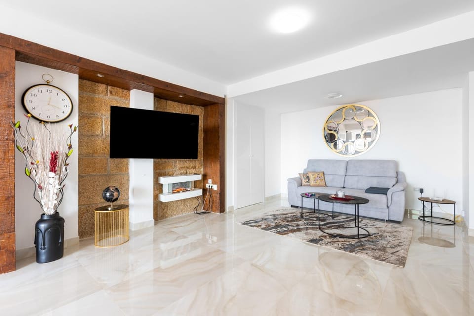 Communal lounge/ TV room, Living room
