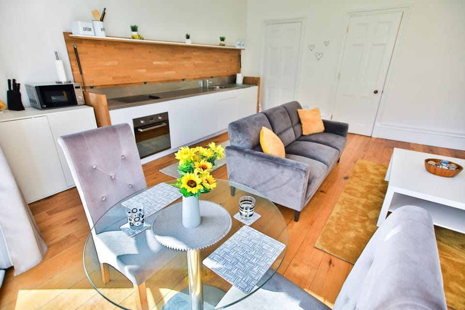 Kitchen or kitchenette, Living room, Dining area