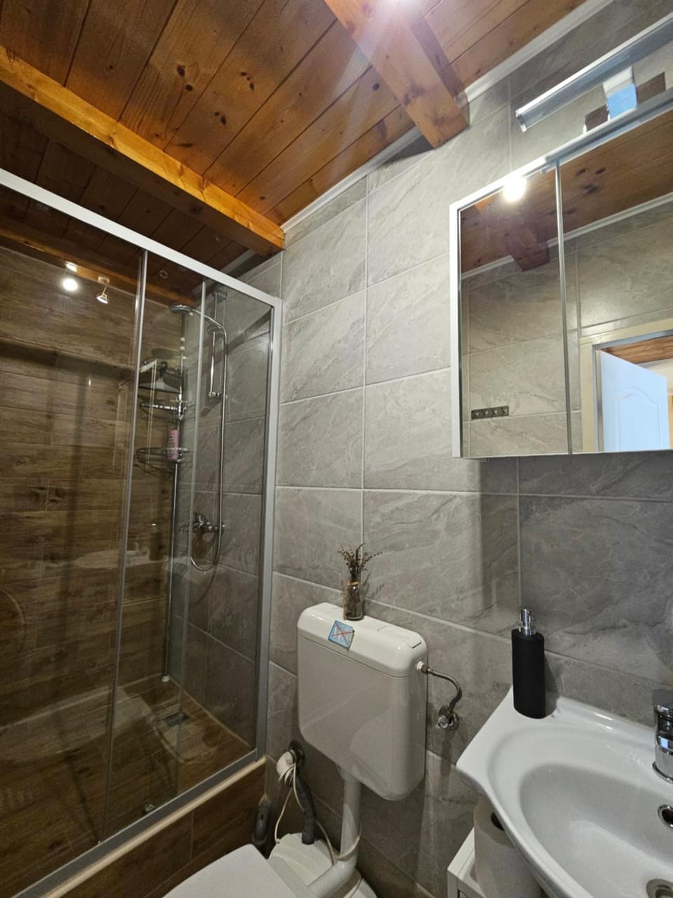 KaLo, novouređen stan + besplatan parking Apartment in Šibenik-Knin County, Croatia