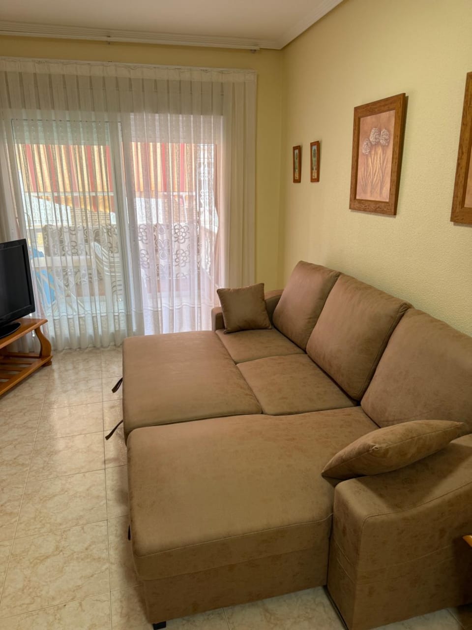 Communal lounge/ TV room, TV and multimedia, Seating area