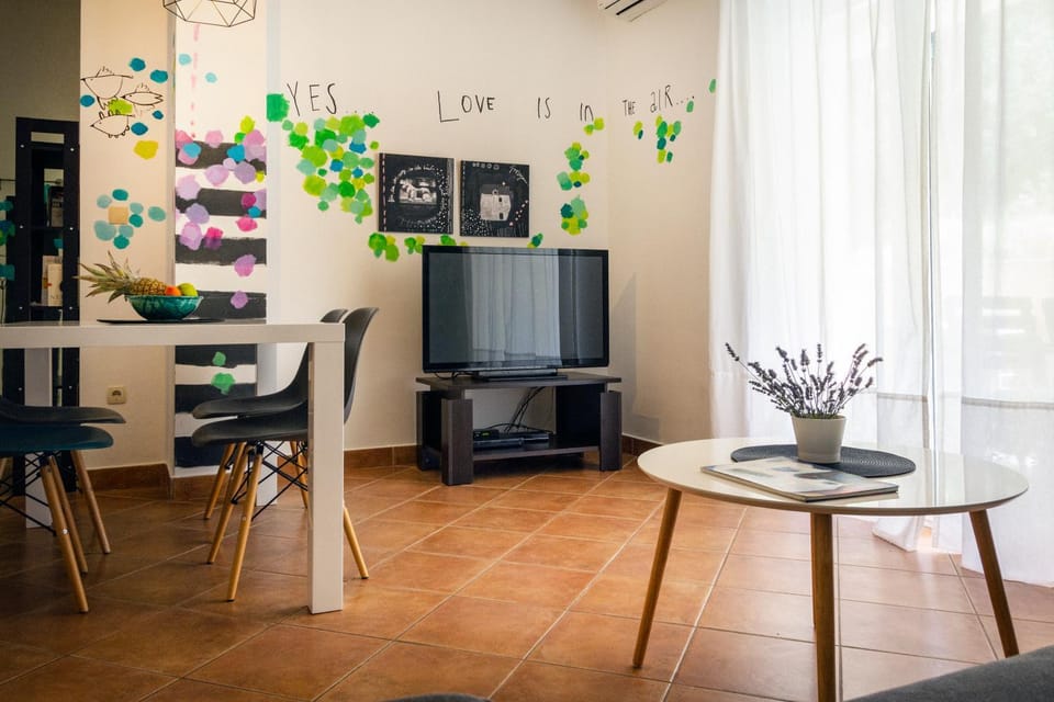 Living room, Dining area