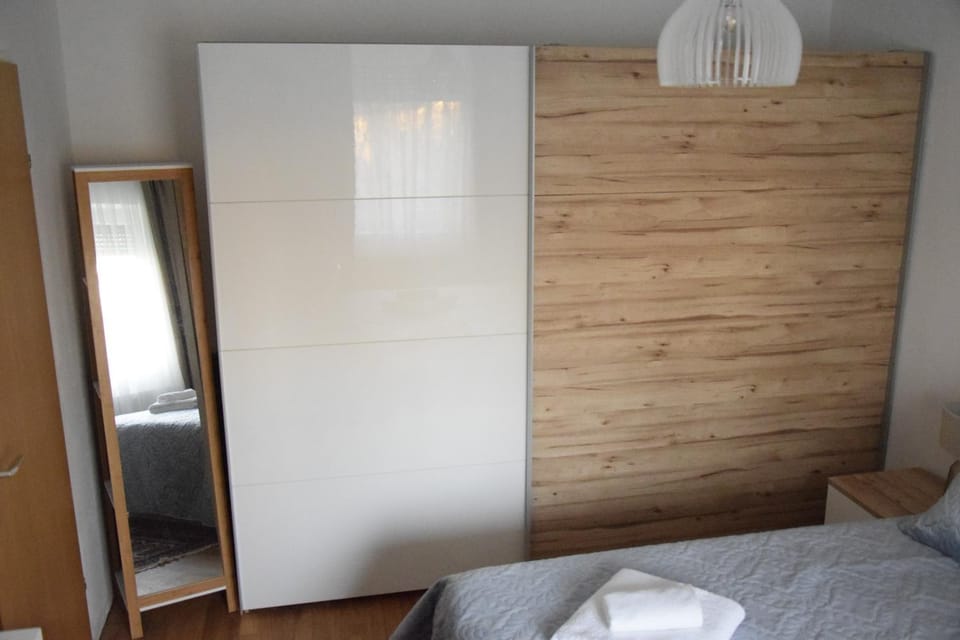 Bed, Photo of the whole room, Bedroom, wardrobe
