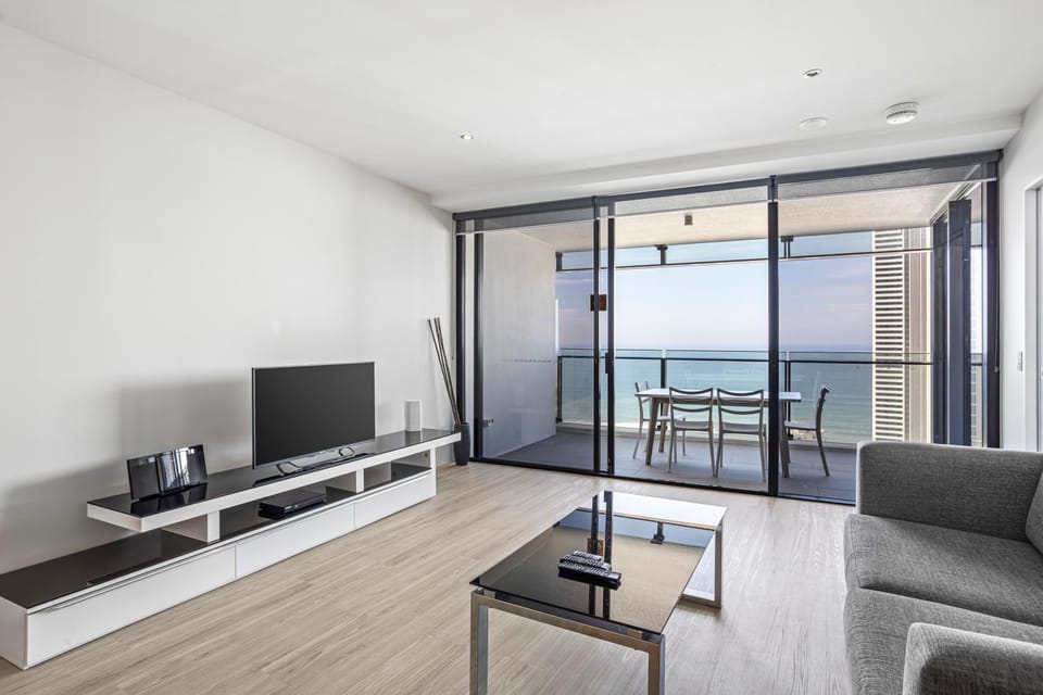 Circle on Cavill Apartment in Surfers Paradise