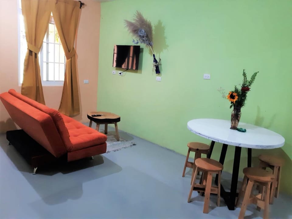 COMFY furnished private apartment.Netflix/internet Apartment in Sacatepéquez Department